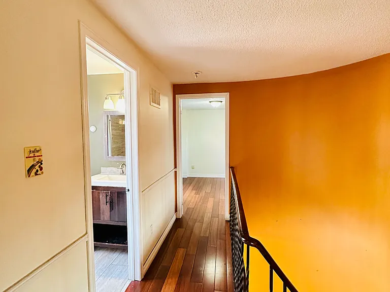 52 Moffatt Ave — Photo 30