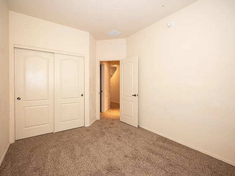 2390 E Blue Diamond Dr — Photo 22