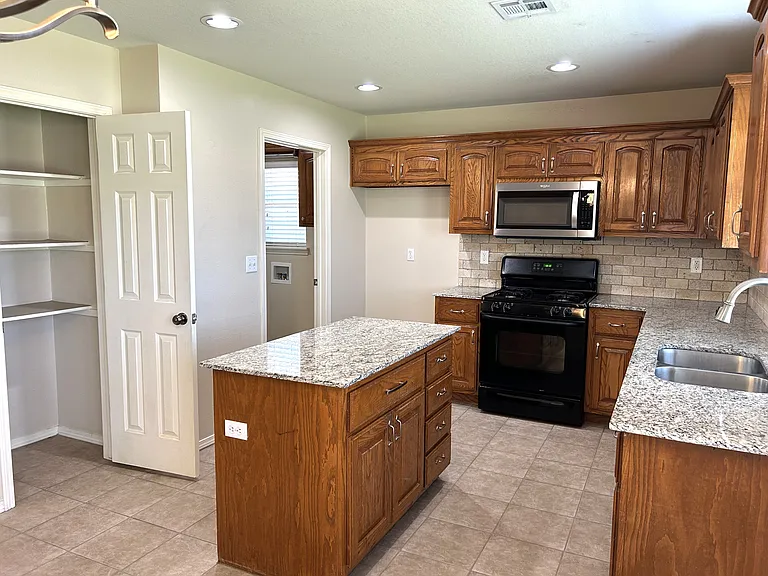 5006 S 196th East Ave — Photo 2
