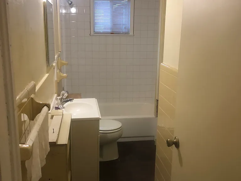 812 Darlington Way SW — Photo 2
