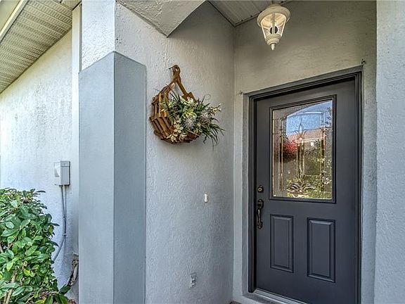 3rd image of 823 Tremont Greens Ln