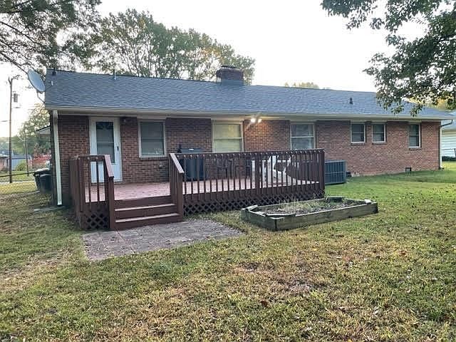 2nd image of 3205 Winston Rd
