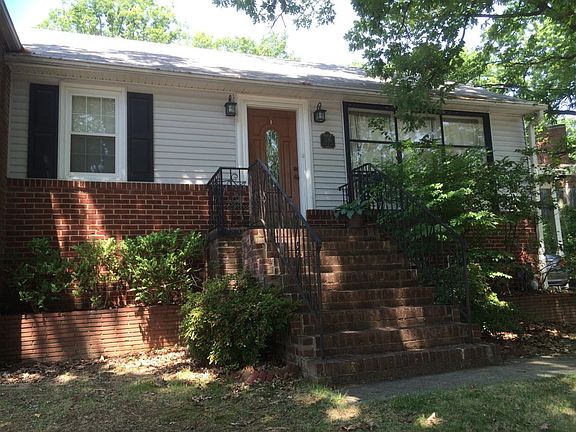 4th image of 1130 S Forest Dr