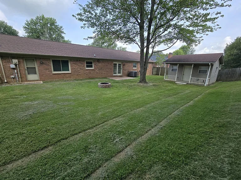 310 Susan Ln — Photo 20