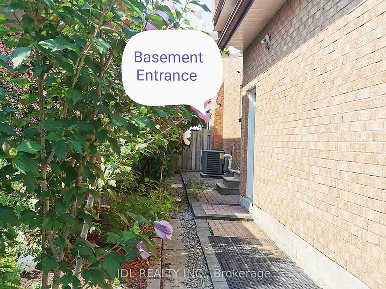 84 Adrian Cres #BASEMENT — Photo 2