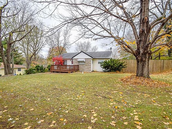 2nd image of 2785 Valleyview Dr