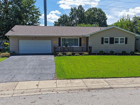 2nd image of 533 W Buckingham Dr