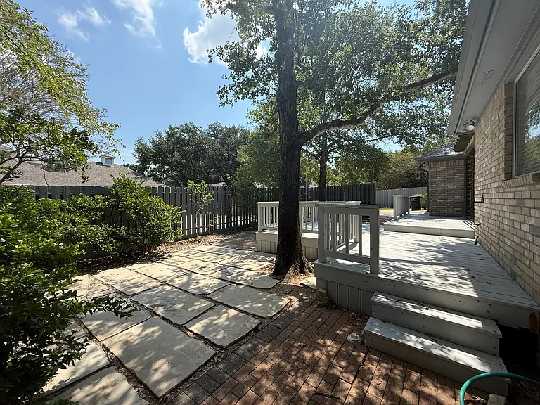 8707 Sandstone Dr — Photo 25