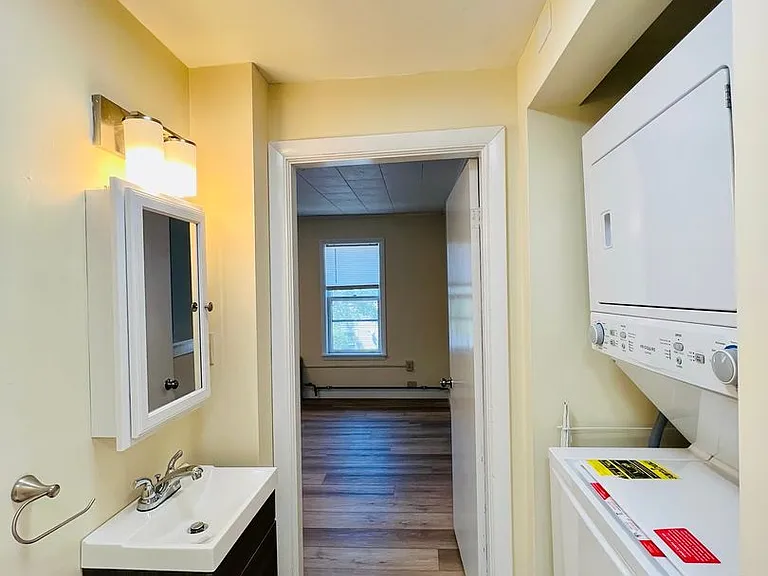 50-52 Howard St — Photo 13