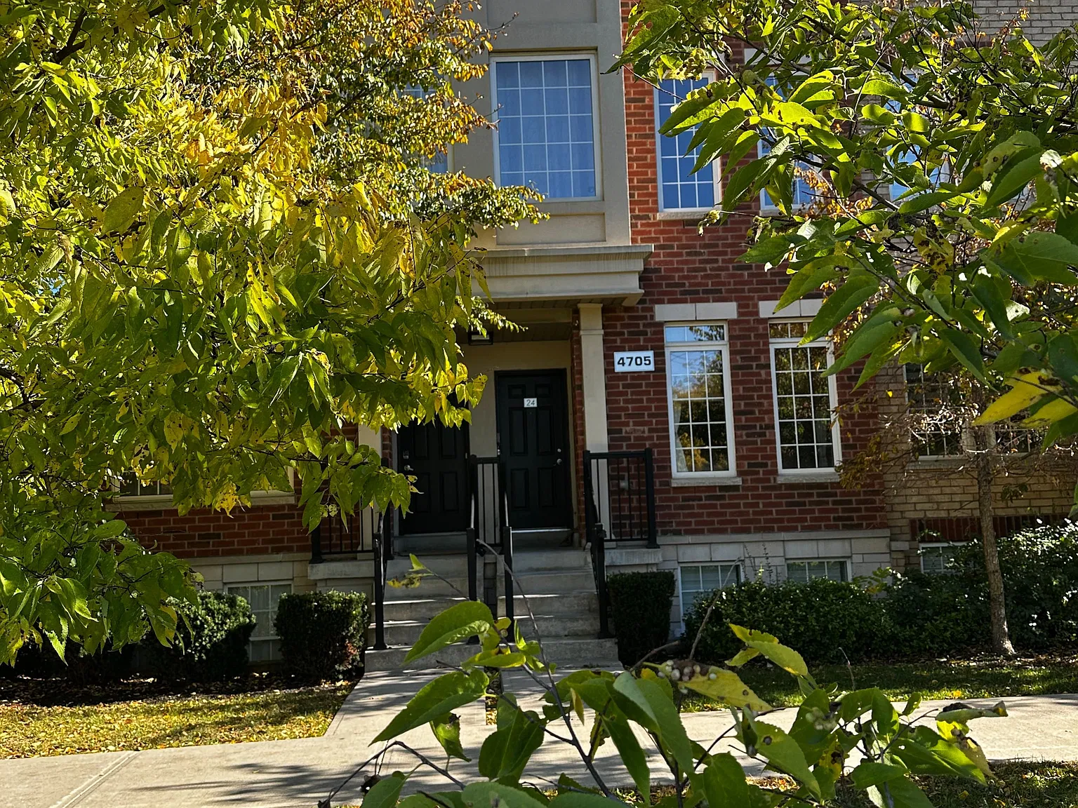 3 bed, $2,800 — Photo 1