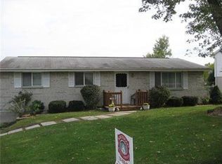 10 E Glennis Dr, Greensburg, PA 15601