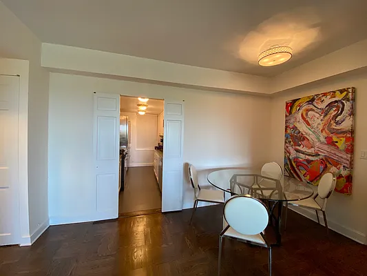 Rented by essential NEW YORK Real Estate | media 17
