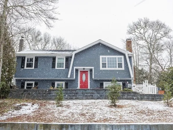 10 Observatory Ln, Bourne, MA 02532