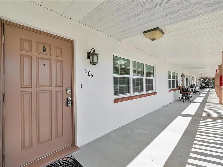650 Pinellas Point Dr S #205 — Photo 2