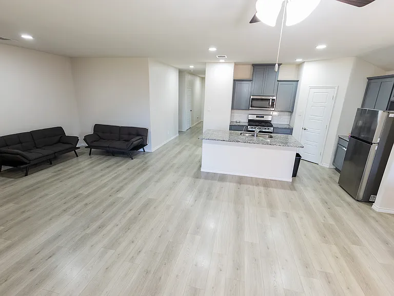 6321 Wales St — Photo 22