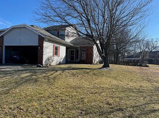1002 Sherwood Park, Effingham, IL 62401