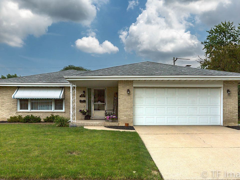 1st image of 16933 Woodlawn East Ave