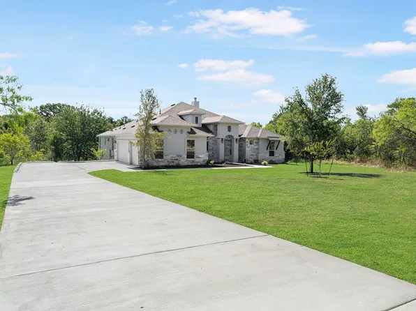 270 Raptor Beak Way, Cedar Creek, TX 78612