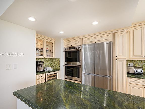 5th image of 4000 Island Blvd #904