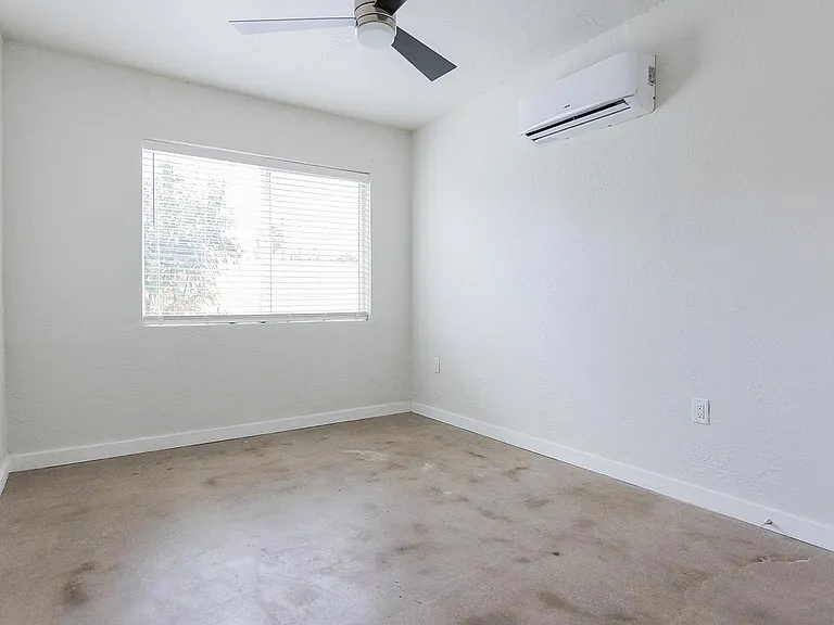 320 W Highland Ave #4 — Photo 11