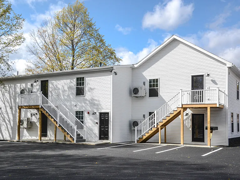 423 Main St #1 — Photo 13