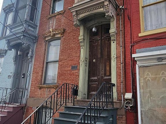 2nd image of 44 Clinton Ave Unit A