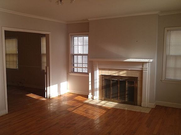 3rd image of 3228 Highland Park Pl