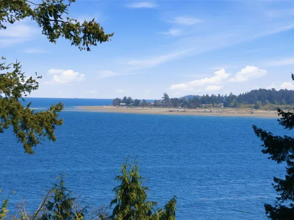 590 Willow St, Parksville, BC V9P 1A5