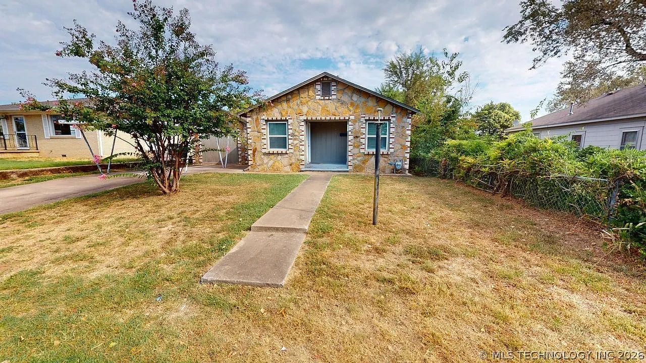 2 bed, 1.0 bath, 828 sqft, $1,425 — Photo 3