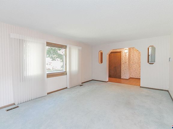 4th image of 1720 Buckingham Dr