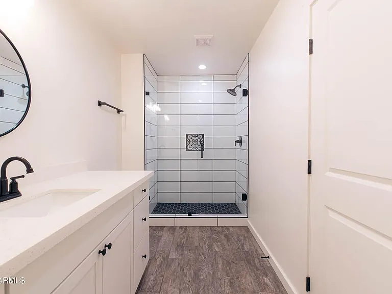 1619 S 15th Ave — Photo 18