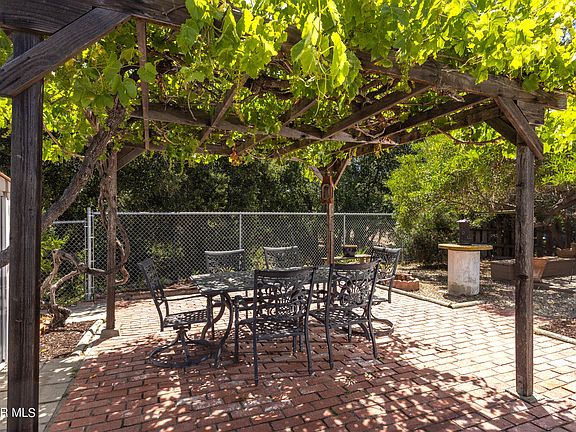 4th image of 208 3rd St #208