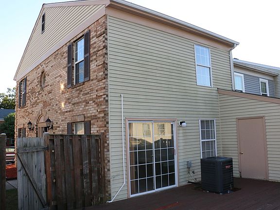 3rd image of 2846 Bowes Ln