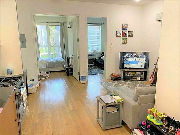 4th image of 80 Winthrop St #3G