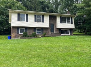 207 Jackson St, Harrogate, TN 37752