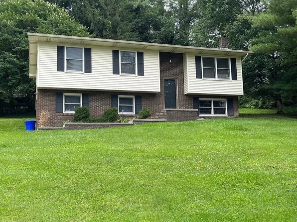 207 Jackson St, Harrogate, TN 37752