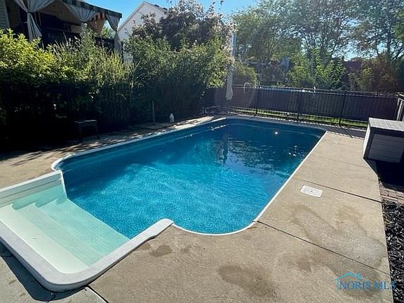3rd image of 2089 Lexington Dr
