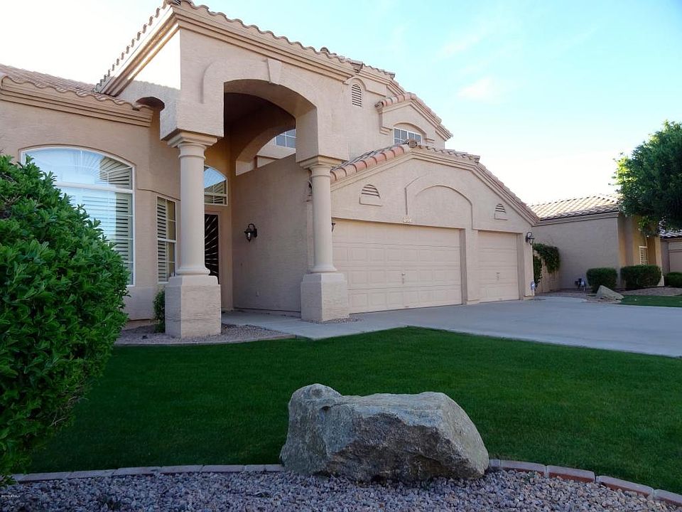 1st image of 983 N Dustin Ln