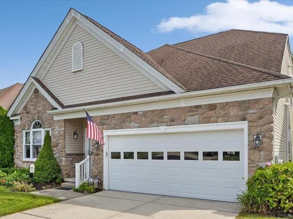 12 Mitchell Ct, Marlton, NJ 08053