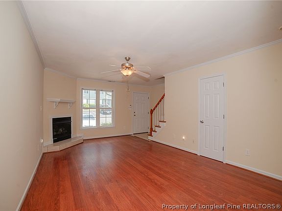 3rd image of 400 Cityview Ln