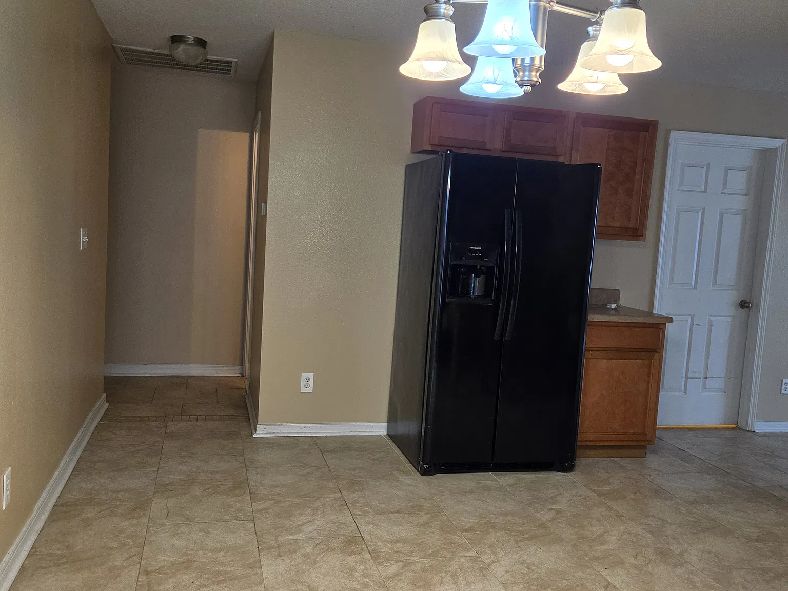 1093 Clairise Ct — Photo 3