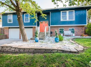 1304 Givens Rd, Manhattan, KS 66503