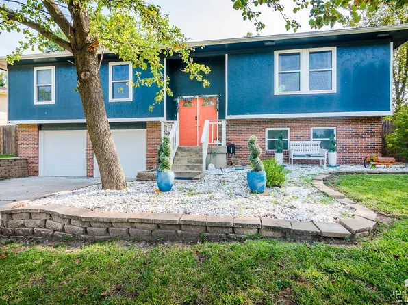 1304 Givens Rd, Manhattan, KS 66503