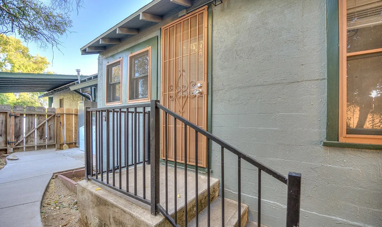 2 bed, 800 sqft, $1,700 — Photo 3