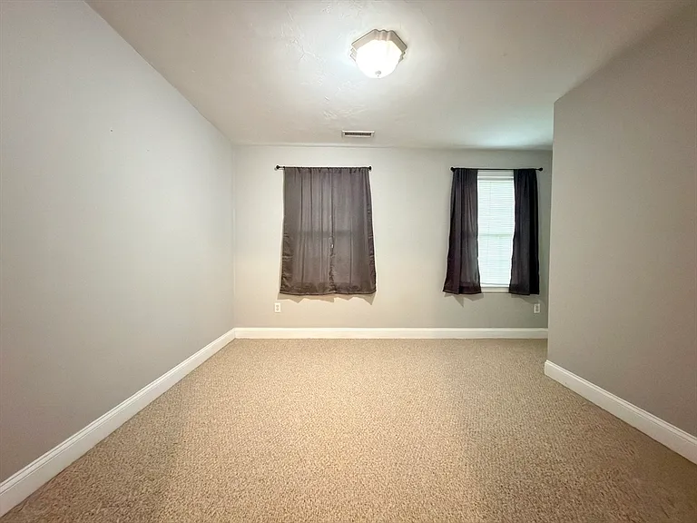 215 Main St — Photo 35