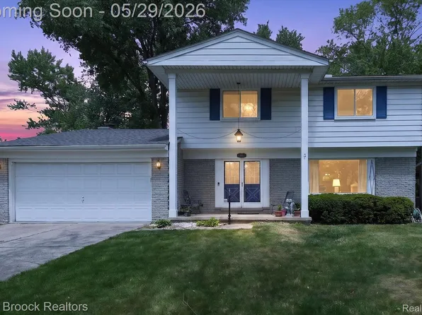 30195 Pleasant Trl, Southfield, MI 48076