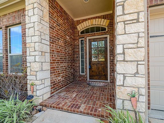 3rd image of 19202 Quarry Lakes Ln