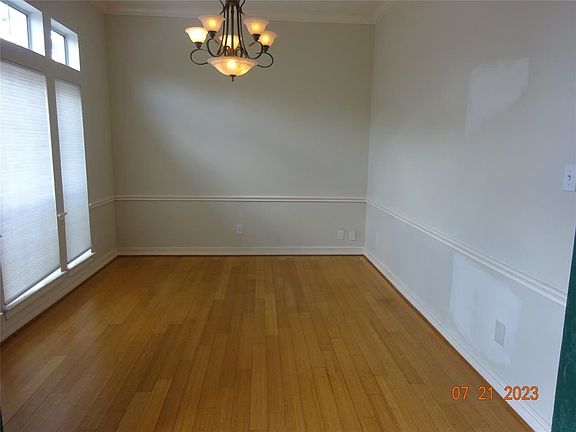 4th image of 1290 Seamist Dr
