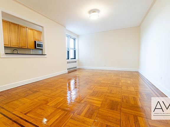 2nd image of 2147 E 17th St #36