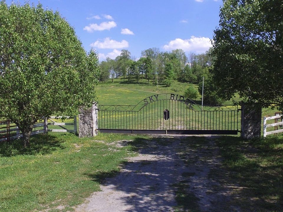 1st image of 1221 Skyridge Ln